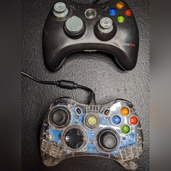 Microsoft Xbox 360 Wired Controllers (2 preowned) Black/Clear - Picture 2 of 12